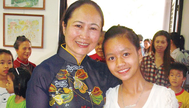 Những “sói con” không còn côi cút! Trong lễ trao quà cho các “sói con”