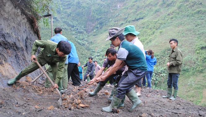 Những con đường sức trẻ TNTN mở đường vào Làng Thanh niên lập nghiệp tại xã Túc Đán (huyện Trạm Tấu)