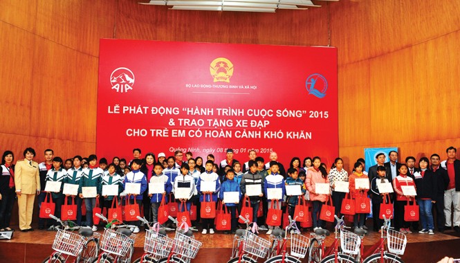 Để đường đến trường trở nên ngắn lại Hành trình cuộc sống năm thứ hai đã chính thức được khởi động tại Thành phố Hạ Long, tỉnh Quảng Ninh sáng ngày 8 tháng 1 năm 2015