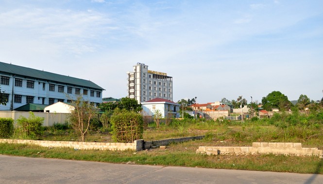 Cấp sổ đỏ trái quy định để chia chác Khu 1.000m2 đất tại phường Hùng Thắng được chuyển đổi sang đất ở trái luật
