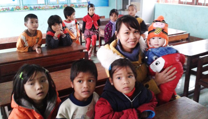 Mang nỗi niềm Làng Ho rời bản Lớp học của cô Huệ nơi vùng biên giới Tây Trường Sơn. Ảnh: T.N.A