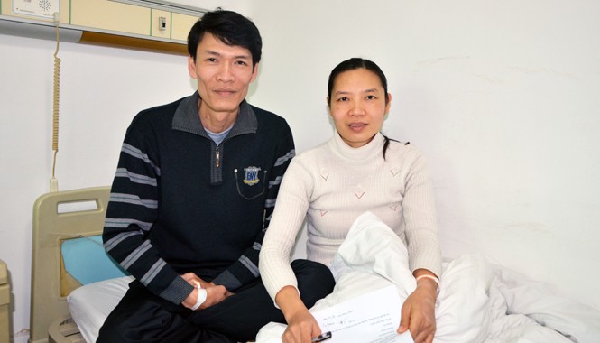 Hoạn nạn liên tiếp, hai chị em ruột đều mắc bệnh ung thư Hai chị em mỉm cười đối diện với cuộc sống
