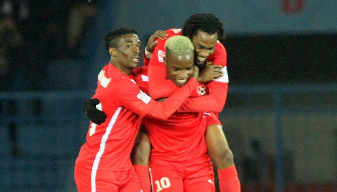 Vòng 5 V-League 2015: Hải Phòng lên đầu bảng Các cầu thủ Hải Phòng có cơ hội ăn mừng lên ngôi đầu bảng chỉ sau 5 vòng đấu. Ảnh: VSI