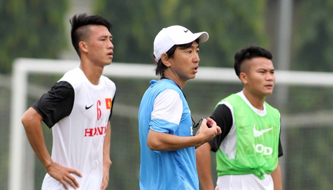 V.League là cơ sở để triệu tập cầu thủ U23 HLV Miura đang tích cực tìm kiếm những gương mặt trẻ tốt nhất tại V-League chuẩn bị cho SEA Games 28. Ảnh: VSI