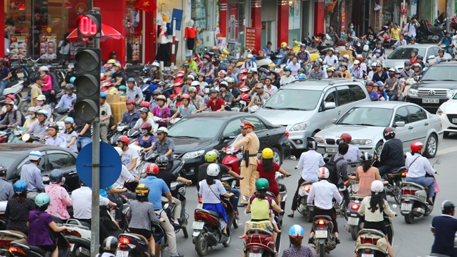 Phải xứng đáng là người Thủ đô Bí thư Thành ủy Hà Nội Hoàng Trung Hải chia sẻ cần chú ý tới xây dựng nếp sống văn hóa, ứng xử tốt đẹp, văn minh, xứng đáng là người Thủ đô để cả nước nhìn vào. Ảnh: Ngọc Châu