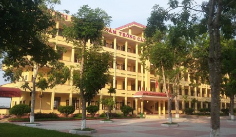 Kỷ luật học sinh đánh nhau vì mâu thuẫn trên facebook Trường THPT Dương Đình Nghệ đã đình chỉ học một tuần đối với nữ sinh tham gia đánh nhau.