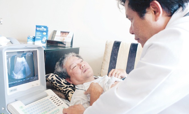 Ðột phá với mô hình “bác sỹ gia đình” Do tiện lợi, dịch vụ khám bệnh tại nhà của Help International đã có hơn 10.000 khách hàng trên cả nước.