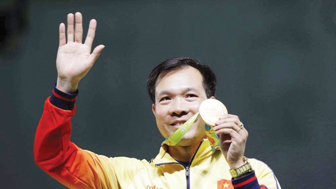 Hoàng Xuân Vinh, Lê Văn Công không có đối thủ Xạ thủ Hoàng Xuân Vinh với tấm HCV Olympic lịch sử