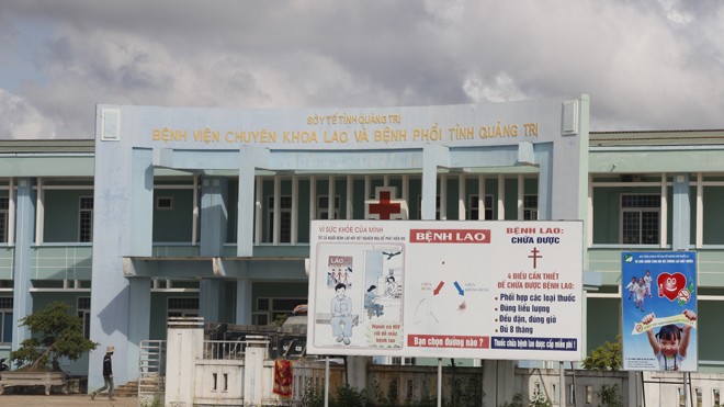 Dở khóc dở cười khi thanh toán bảo hiểm y tế Bệnh viện Chuyên khoa Lao và Bệnh phổi Quảng Trị. Ảnh: H.T