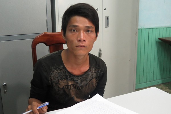 Cướp tài sản để mua sữa cho con Nghi can Vũ tại cơ quan điều tra. Ảnh CA cung cấp