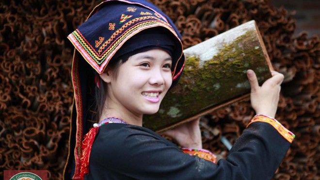 Mãn nhãn ngắm thiếu nữ Dao trong rừng quế Mãn nhãn ngắm thiếu nữ Dao trong rừng quế
