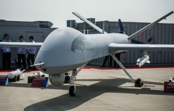 Trung Quốc thử nghiệm UAV sánh ngang UAV Predator Mỹ Máy bay không người lái Dực Long của Trung Quốc