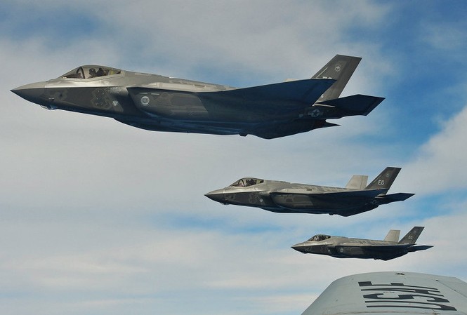 Mỹ điều hai phi đội tiêm kích tàng hình F-35 tới châu Âu Tiêm kích tàng hình F-35.
