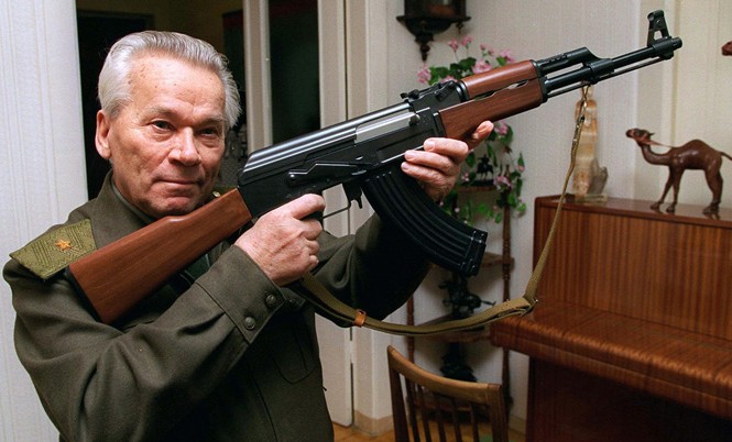 Con gái Kalashnikov sốc khi biết tin AK-47 sắp sản xuất tại Mỹ Súng AK-47 do Mikhail Kalashnikov thiết kế, sắp được sản xuất tại Mỹ?