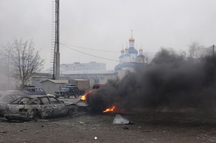 Pháo kích dồn dập Mariupol, hơn 100 người thương vong Hiện trường vụ pháo kích vào Mariupol sáng ngày 24/1