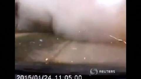 Hé lộ clip pháo kích kinh hoàng ở thảm kịch Mariupol Hé lộ clip pháo kích kinh hoàng ở thảm kịch Mariupol