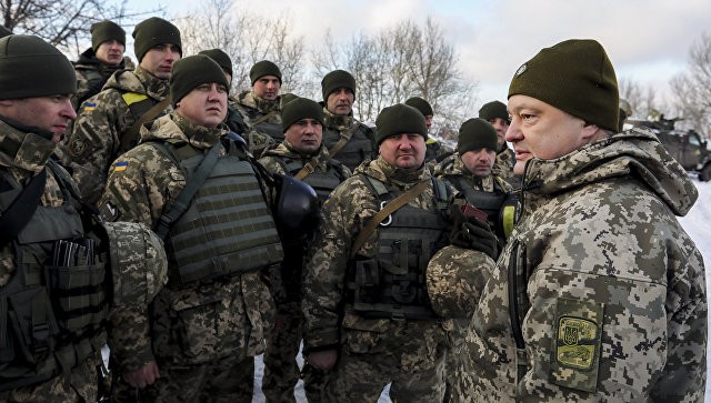 TT Poroshenko: ‘Ukraine có thể đẩy lùi bất kỳ cuộc tấn công quân sự nào’ Ảnh: Unian