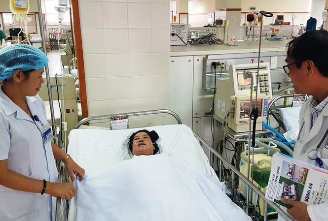 Cứu sống sản phụ mang thai hôn mê sâu nguy hiểm tính mạng Cháu bé gái chào đời an toàn, sản phụ cũng thoát cơn nguy hiểm sau khi hôn mê sâu kéo dài.