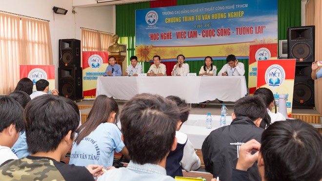 Tư vấn hướng nghiệp: ‘Học nghề - Việc làm – Cuộc sống – Tương lai’ tại trường cao đẳng nghề kỹ thuật công nghệ TPHCM Tư vấn hướng nghiệp: ‘Học nghề - Việc làm – Cuộc sống – Tương lai’ tại trường cao đẳng nghề kỹ thuật công nghệ TPHCM