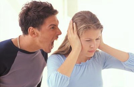 10 dấu hiệu dễ thấy của một anh chàng gia trưởng 10 dấu hiệu dễ thấy của một anh chàng gia trưởng