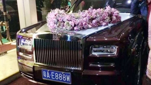 Lóa mắt với dàn xế siêu sang ở lễ cưới đại gia Trung Quốc Xe hoa siêu sang.