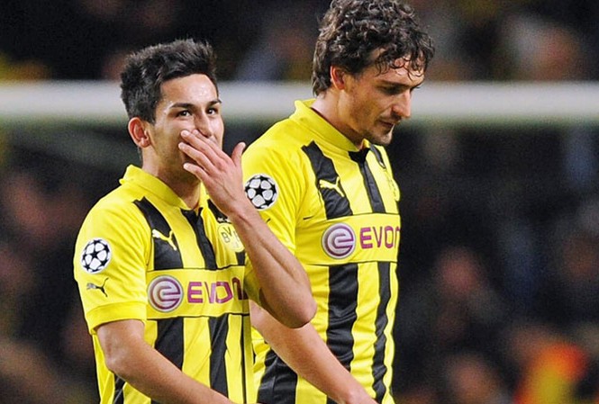 BẢN TIN Thể thao 19H: M.U 'vây bắt' bộ đôi Dortmund Bộ đôi Ilkay Gundogan và Mats Hummels.