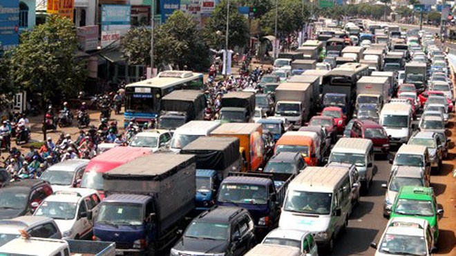 TPHCM đề xuất 'có chỗ đậu xe mới được mua ôtô' TPHCM đề xuất nhiều giải pháp để hạn chế gia tăng xe cá nhân, trong đó ở khu vực nội đô các thành phố lớn điều kiện để sở hữu ôtô con là phải chứng minh được có chỗ đỗ xe. Ảnh: Hữu Công.