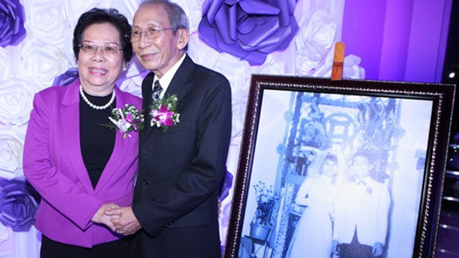 Nguyễn Ánh 9: 'Vợ chưa bao giờ ghen với tình đầu của tôi' Nguyễn Ánh 9 và vợ kỷ niệm 50 năm ngày cưới.