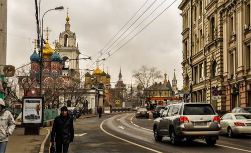 Người đồng tính ở Nga có thể bị cấm lái xe Một con phố tại thủ đô Moscow, Nga. Quốc gia này có thể cấm cộng đồng LGBT lái xe. Ảnh: Skyscrappercity.
