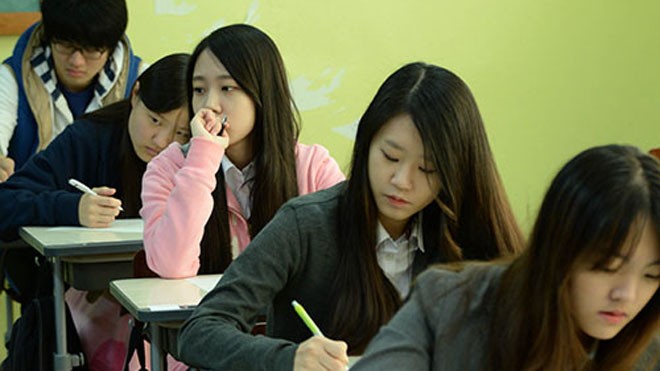 Sinh viên Hàn Quốc ngại... tốt nghiệp Nhiều sinh viên Hàn Quốc tránh tốt nghiệp để chờ cơ hội tìm việc làm Ảnh: NEWSis
