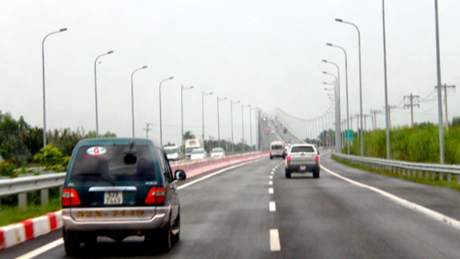 Cao tốc TPHCM - Long Thành thu phí thấp nhất 60.000 đồng Toàn bộ 55 km cao tốc TP HCM - Long Thành - Dầu Giây sẽ được thông xe vào ngày 8/2. Ảnh: Hữu Công.
