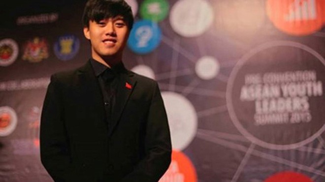 Gặp nam sinh Việt diện kiến Tổng thống Mỹ Ngô Chí Long với phong cách chững chạc, chín chắn.