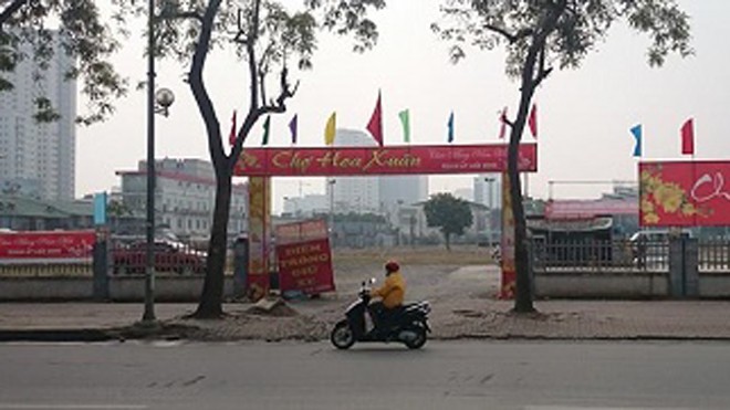 Hà Nội lập các điểm chợ hoa xuân phục vụ Tết Ất Mùi Điểm chợ hoa xuân vừa hoàn thành tại địa bàn quận Thanh Xuân