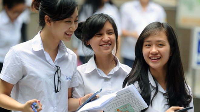 Bỏ xếp loại tốt nghiệp cấp 3 giúp giảm áp lực cho học sinh Nhiều học sinh cảm thấy hào hứng khi Bộ GD&ĐT quyết định không xếp loại tốt nghiệp THPT từ năm 2015. Ảnh: Quý Đoàn.