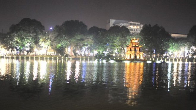 Hà Nội: 22 tỷ đồng trang trí chiếu sáng dịp lễ Tết 2015 Hà Nội: 22 tỷ đồng trang trí chiếu sáng dịp lễ Tết 2015