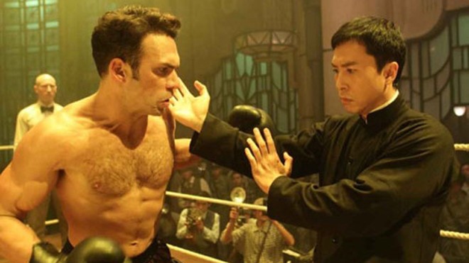 Ngôi sao võ thuật phim 'Diệp vấn 2' qua đời Darren Shahlavi (trái) trong "Diệp vấn 2".