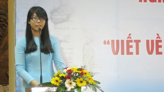 Đọc “bức thư” đoạt giải Nhất cuộc thi viết về huyện đảo Hoàng Sa Hồ Thị Thanh Thảo - nữ sinh đoạt giải Nhất cuộc thi "Viết về huyện đảo Hoàng Sa thân yêu" ở Đà Nẵng.
