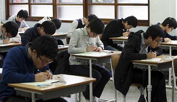 Hàn Quốc: Thí sinh kiện Chính phủ vì lỗi trong đề thi đại học Hàn Quốc: Thí sinh kiện Chính phủ vì lỗi trong đề thi đại học