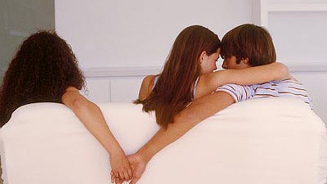 'Tội' không chung thủy bị phạt... 3 triệu đồng? Đang có vợ/chồng mà chung sống như vợ chồng với người khác bị xử phạt tiền từ 1-3 triệu đồng (Ảnh minh họa).