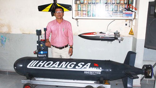 Tàu lặn điều khiển từ xa ra sông Hương Tàu lặn điều khiển từ xa ra sông Hương