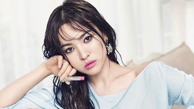 Song Hye Kyo thắng kiện vụ bị tố làm gái bao Trong suốt 20 năm hoạt động nghệ thuật, Song Hye Kyo đối mặt không ít tin đồn thất thiệt, trong đó hai lần bị đồn "làm gái".