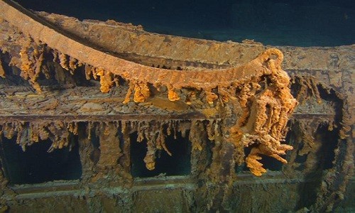 Tàu Titanic sẽ bị 'ăn sạch' trong 15 năm tới Xác tàu Titanic chụp vào tháng 8/2010. Ảnh: AP.