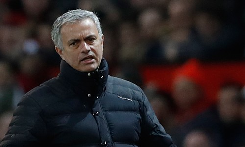 Mourinho: 'Tôi biết vì sao M.U ở xa phía sau Chelsea' Mourinho tin rằng nếu có trọn ba điểm ở các trận hoà trên sân nhà, vị thế của Man Utd hiện tại sẽ rất khác. Ảnh: Reuters.