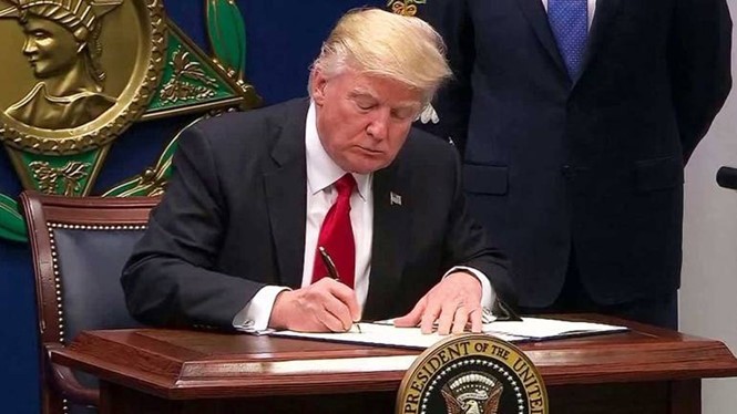 Radio Thế giới 24h: TT Trump hoãn ban hành sắc lệnh liên quan đến nhập cảnh Radio Thế giới 24h: TT Trump hoãn ban hành sắc lệnh liên quan đến nhập cảnh