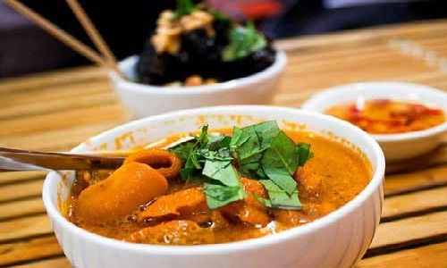 Phá lấu - món ăn đường phố 'ăn là nghiền' ở Sài Gòn Món phá lấu ăn là nghiền ở Sài Gòn. Ảnh: I.T.