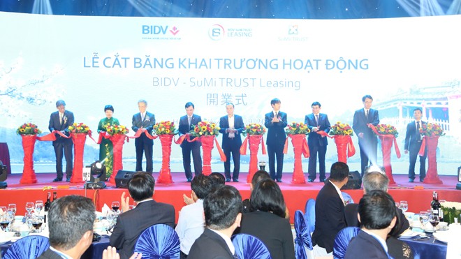Khai trương liên doanh cho thuê tài chính đầu tiên tại Việt Nam Khai trương liên doanh cho thuê tài chính đầu tiên tại Việt Nam