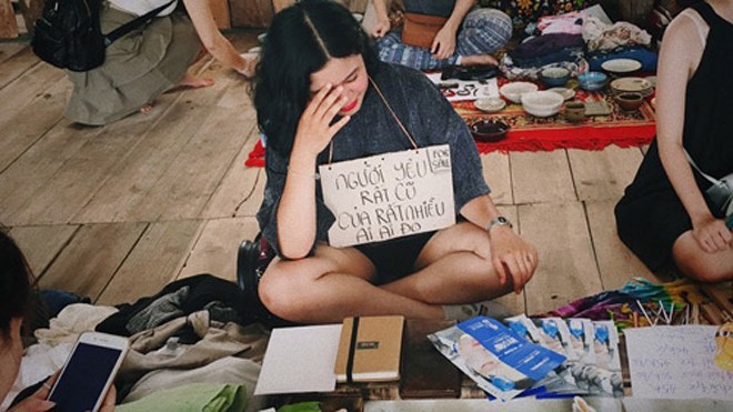 Độc đáo chợ bán kỷ vật người yêu cũ Phiên chợ bán tất cả mọi thứ liên quan đến người yêu cũ.