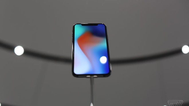 Cảm nhận ban đầu về iPhone X, mẫu iPhone “sang xịn” nhất của Apple iPhone X