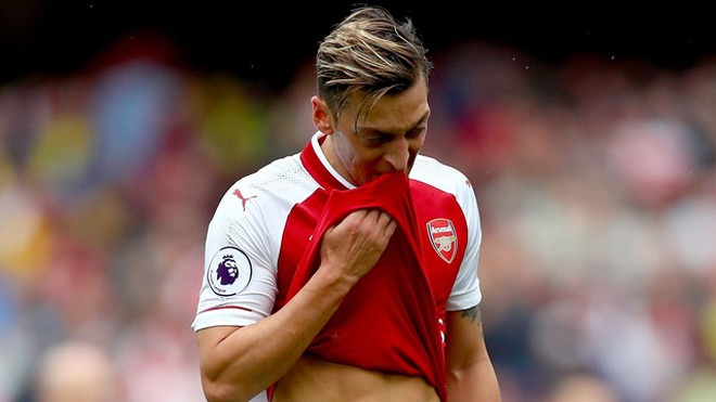 Arsenal loại 7 trụ cột ở trận đấu tại Europa League Mesut Ozil sẽ vắng mặt trong trận đấu với Cologne vào đêm nay
