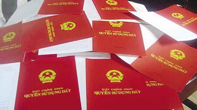Đề xuất sang tên sổ đỏ cũng phải nộp thuế VAT Quyền sử dụng đất cũng đang được đề xuất phải chịu VAT.